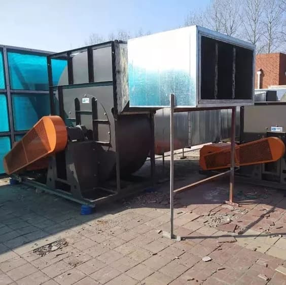 油煙凈化專用風(fēng)機(jī) 改造后2 油煙凈化專用風(fēng)機(jī) 改造后2